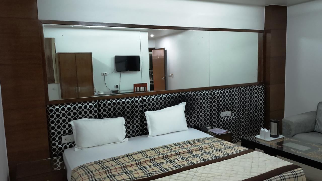 Sohi Residency Hotel New Delhi Buitenkant foto